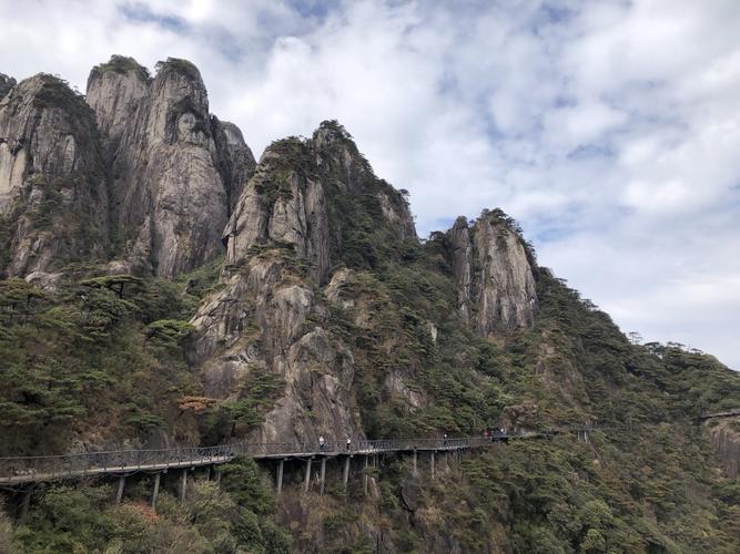 自驾游三清山攻略_自驾三清山一日游